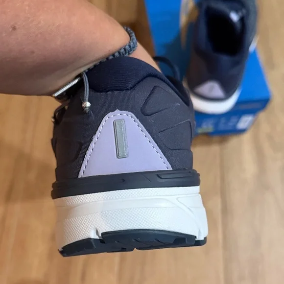 Brooks Women's 9.5 WIDE Gray and Navy Running Shoes - Picture 12 of 15